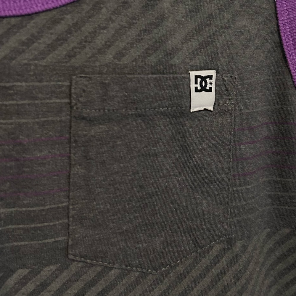 DC Tank Top With Front Pocket - Picture 2 of 4